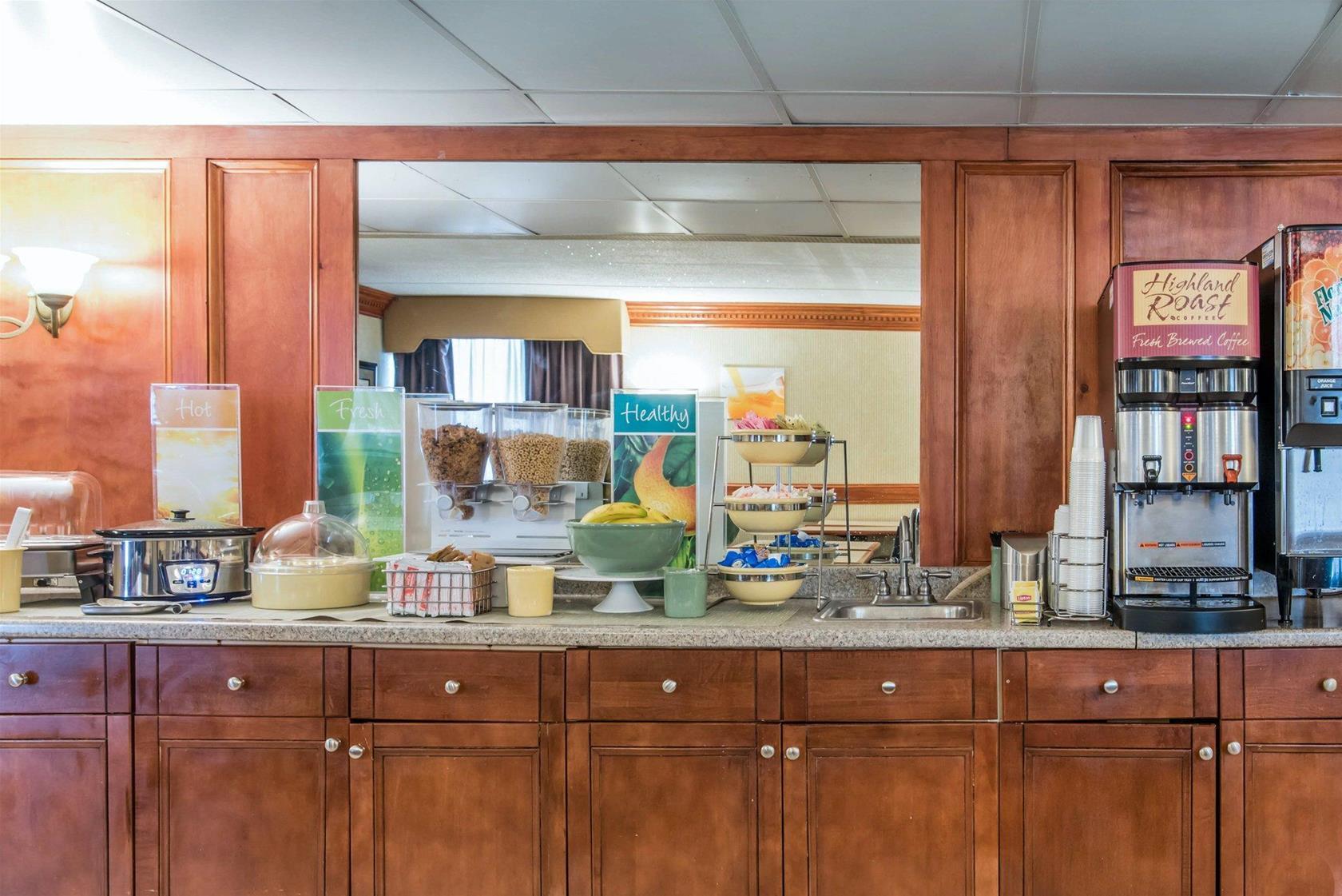 Comfort Inn & Suites Liverpool - Syracuse North Екстер'єр фото
