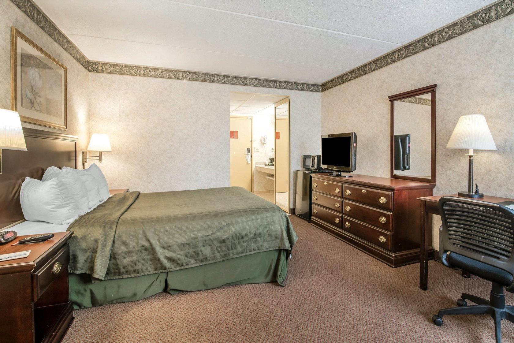 Comfort Inn & Suites Liverpool - Syracuse North Екстер'єр фото