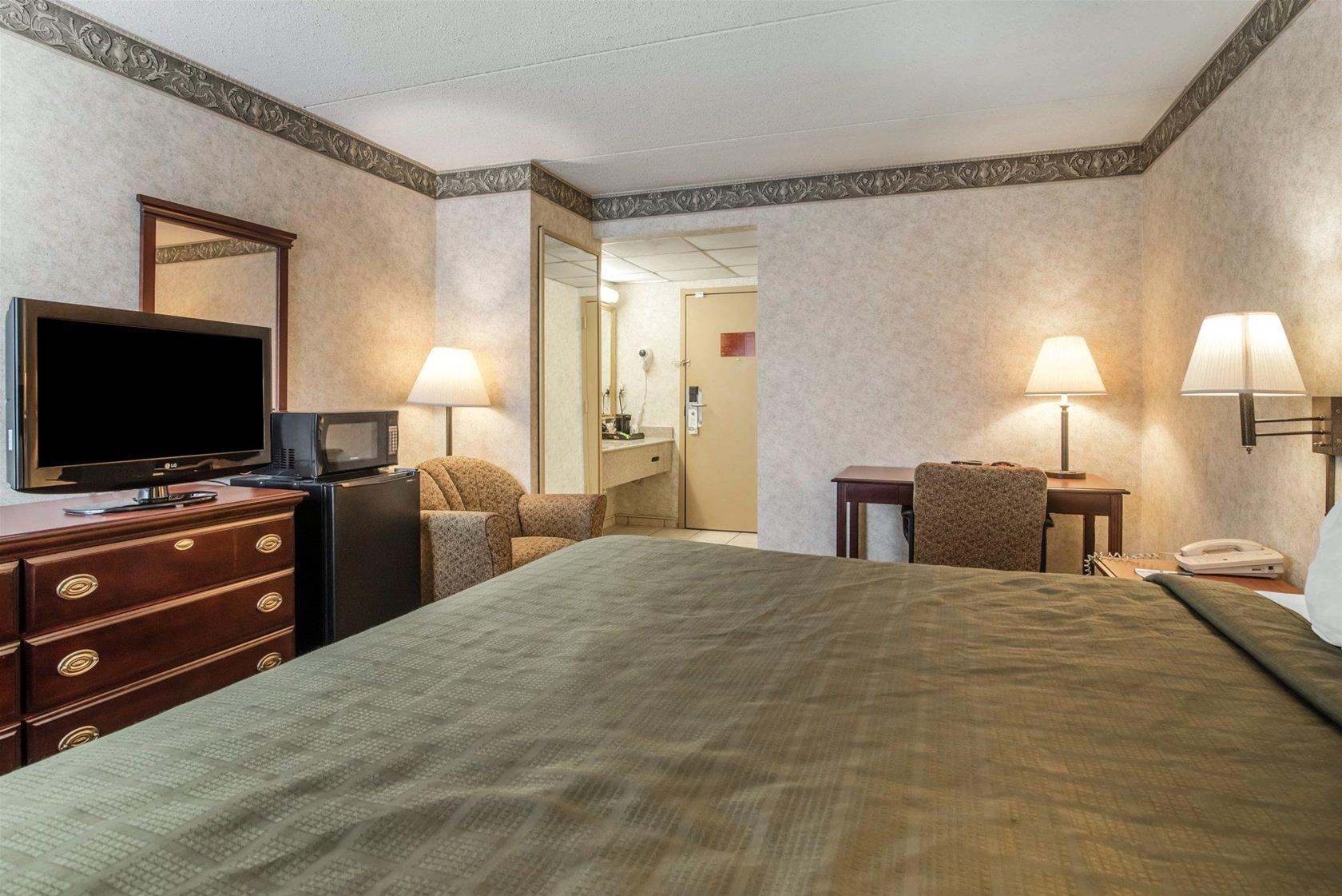 Comfort Inn & Suites Liverpool - Syracuse North Екстер'єр фото