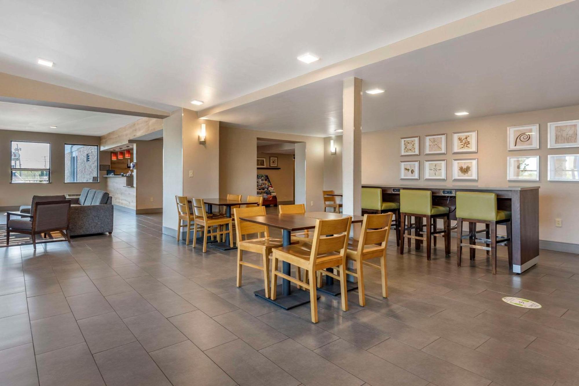 Comfort Inn & Suites Liverpool - Syracuse North Екстер'єр фото