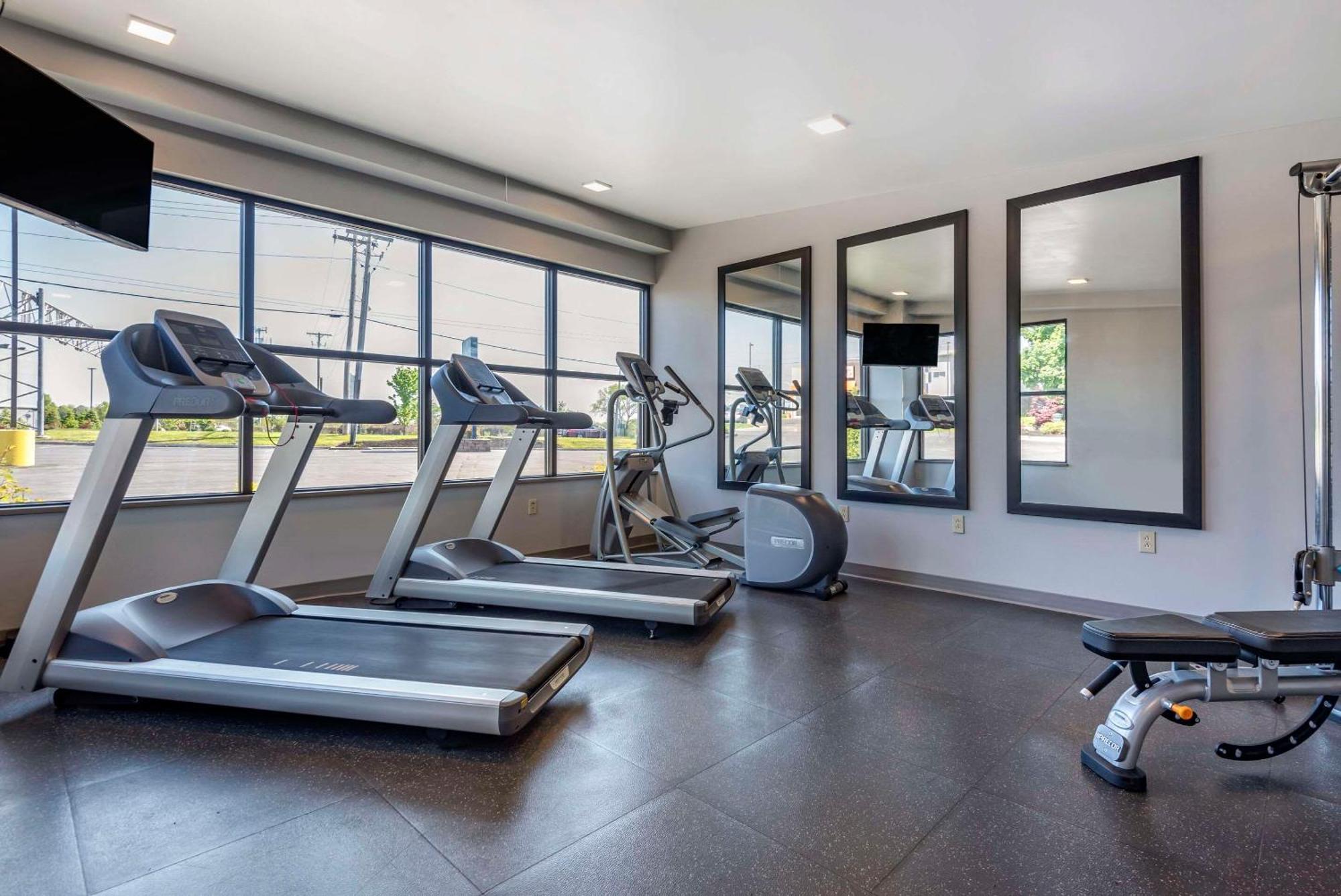 Comfort Inn & Suites Liverpool - Syracuse North Екстер'єр фото