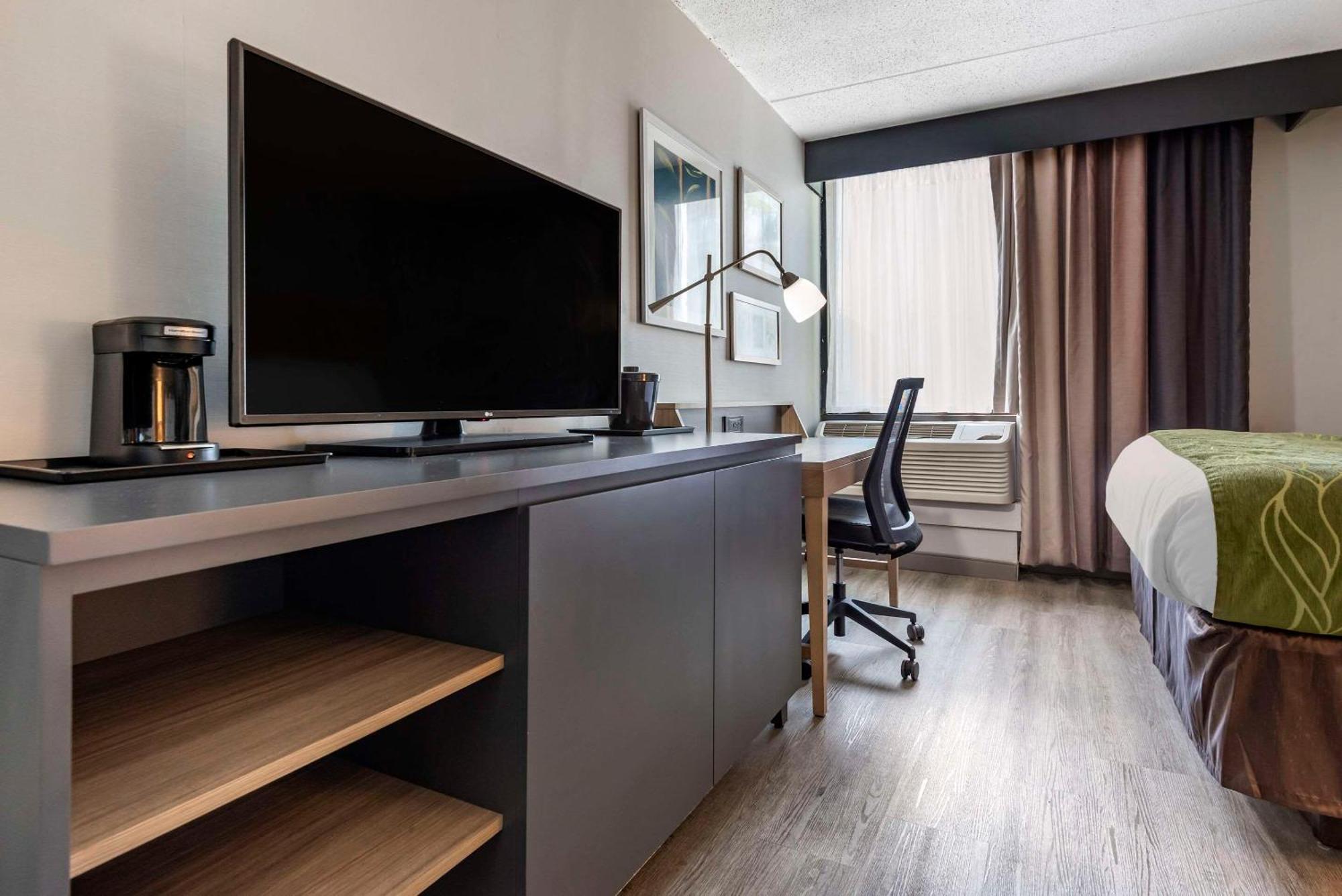 Comfort Inn & Suites Liverpool - Syracuse North Екстер'єр фото