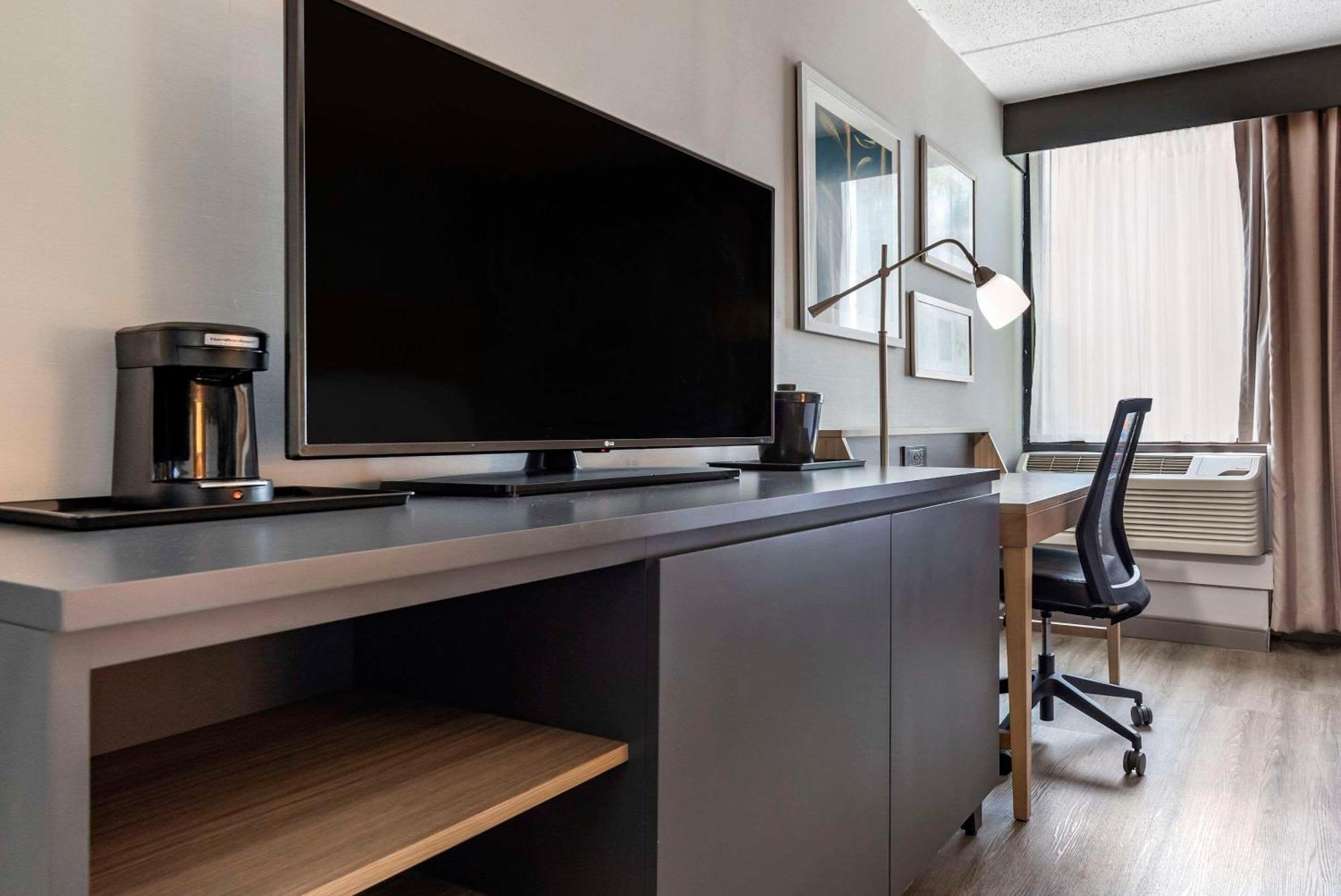 Comfort Inn & Suites Liverpool - Syracuse North Екстер'єр фото