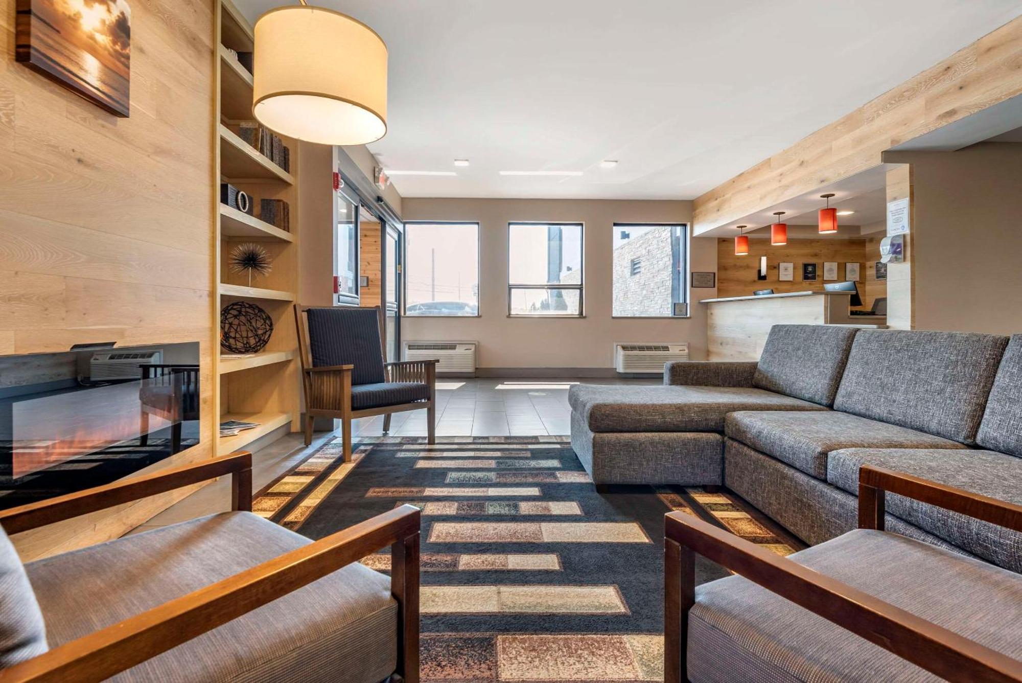 Comfort Inn & Suites Liverpool - Syracuse North Екстер'єр фото