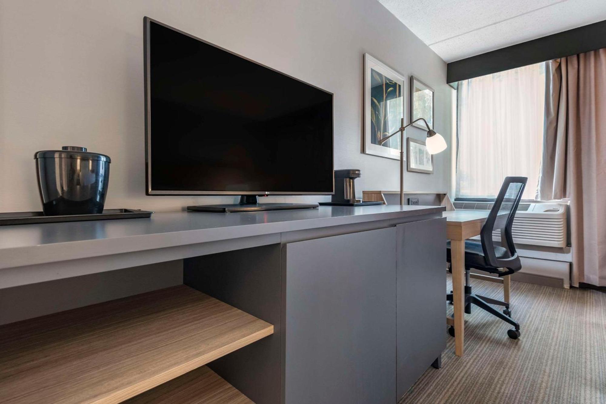 Comfort Inn & Suites Liverpool - Syracuse North Екстер'єр фото
