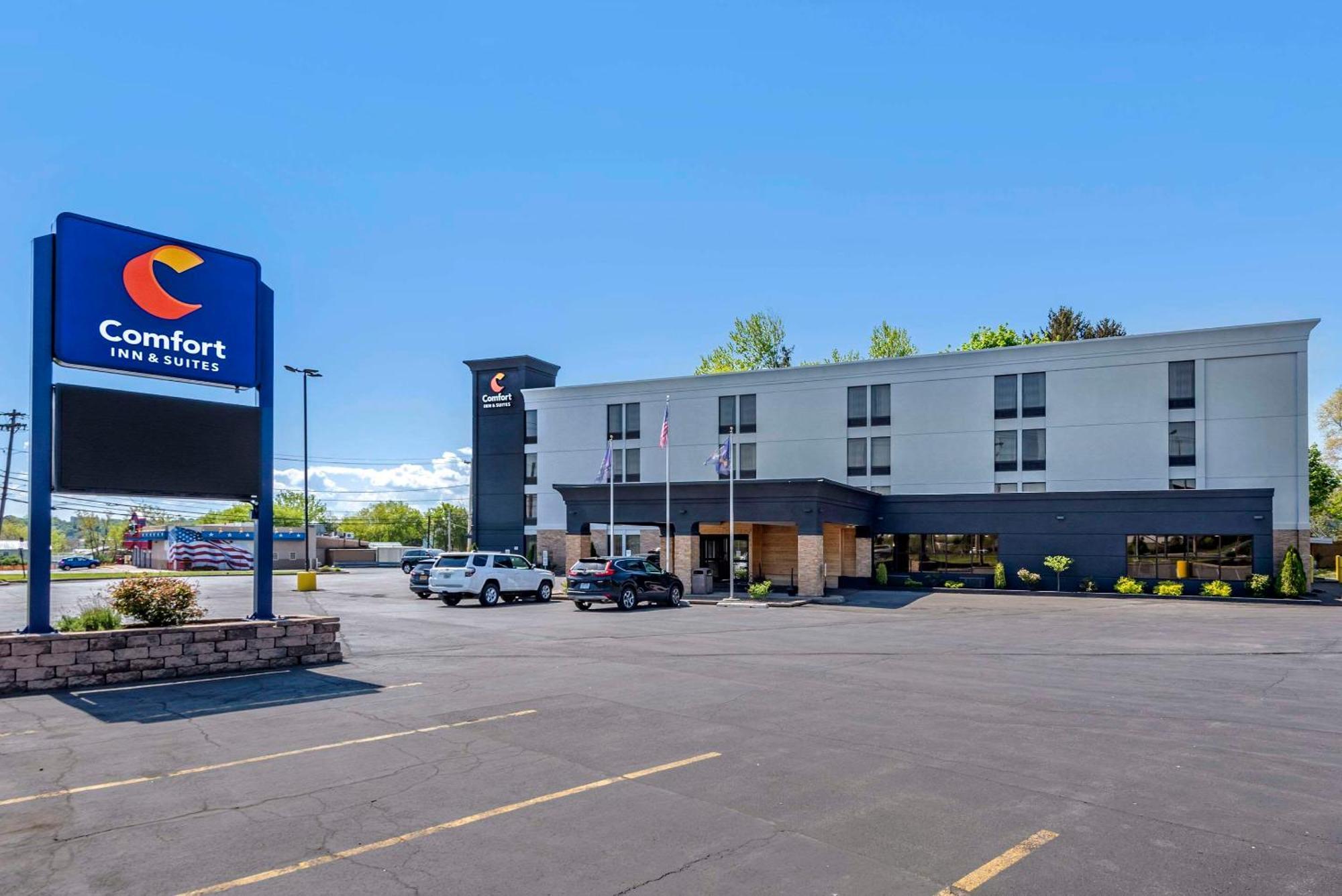 Comfort Inn & Suites Liverpool - Syracuse North Екстер'єр фото