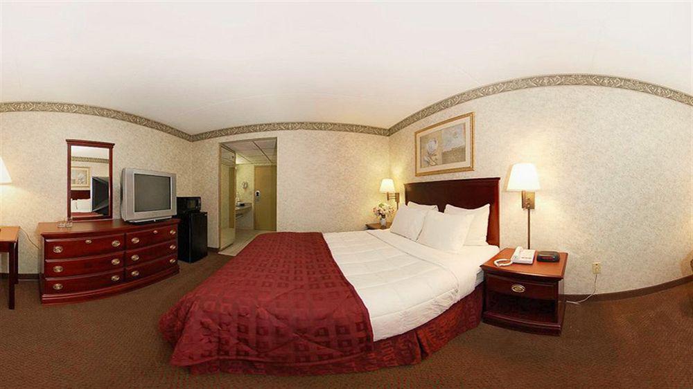 Comfort Inn & Suites Liverpool - Syracuse North Екстер'єр фото